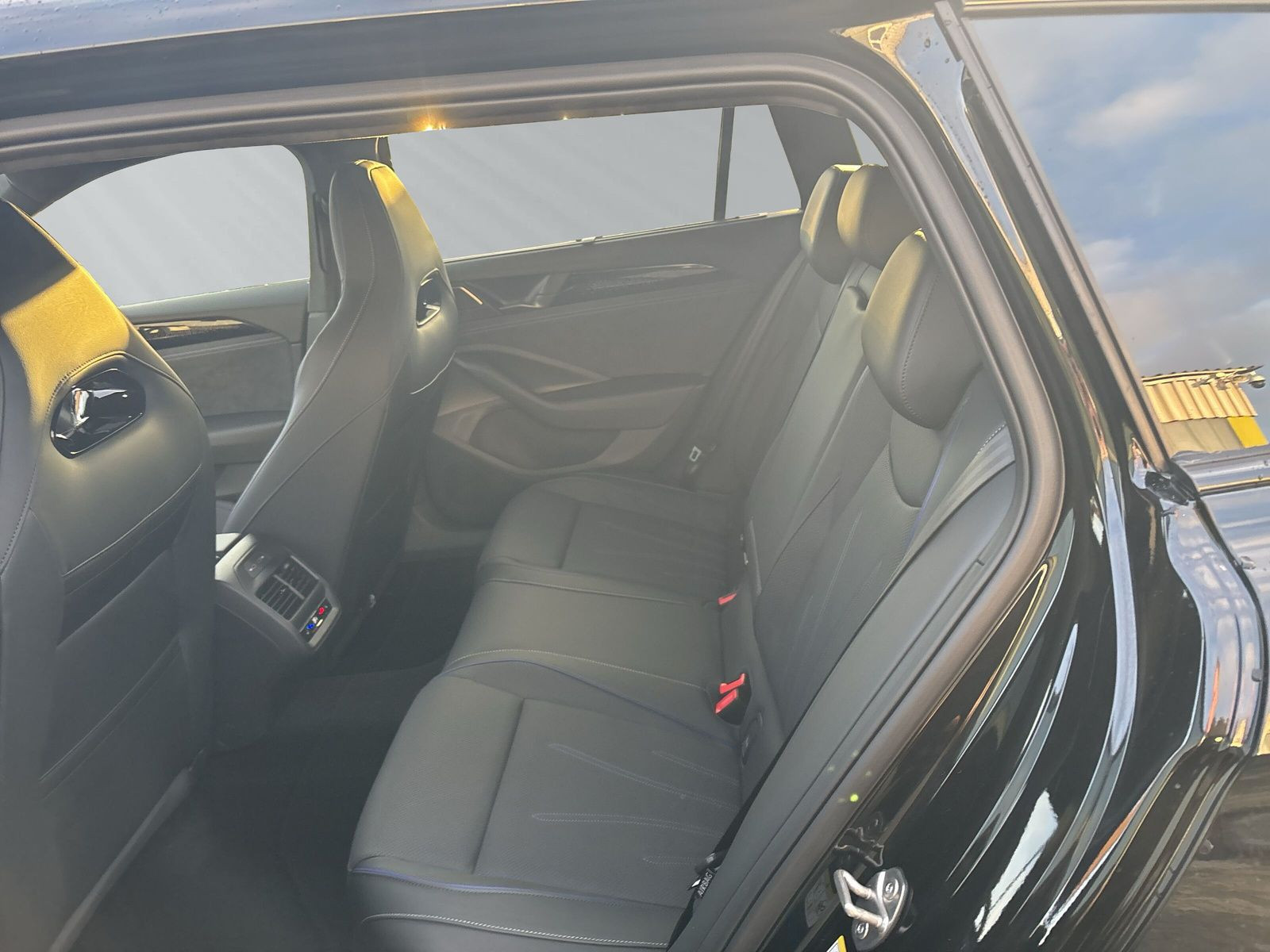 Passat R-Line 1,5 l eHybrid 130 kW *UVP:83.890 ¤