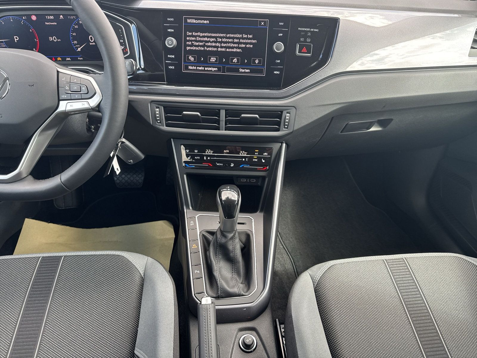 Polo Style 1,0 l TSI 95 PS Sportfahrw.+Navi+DSG+
