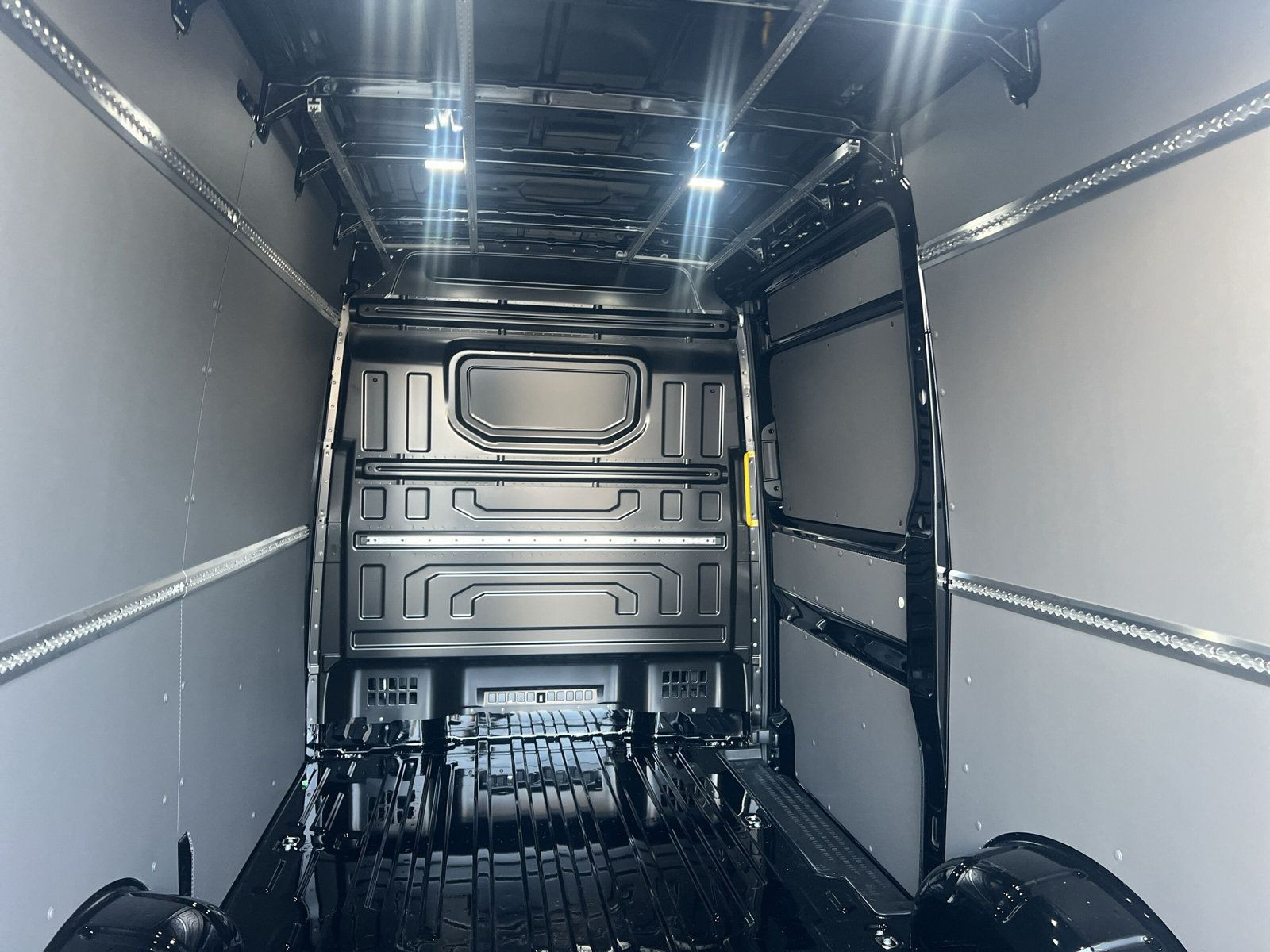 Crafter Kasten mittlerer Radstand