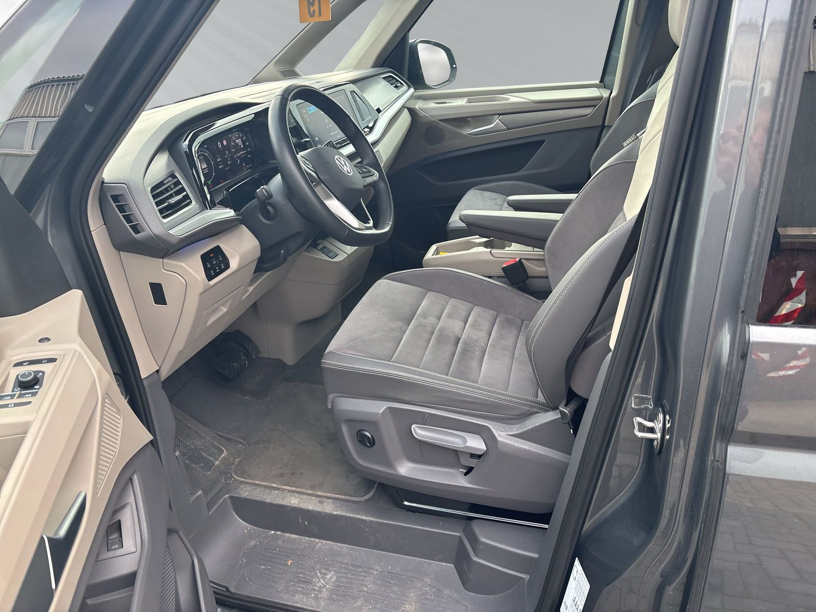 Multivan Life 2,0 TDI / Anhäng. / 360 Grad Kamera / Matrix LED