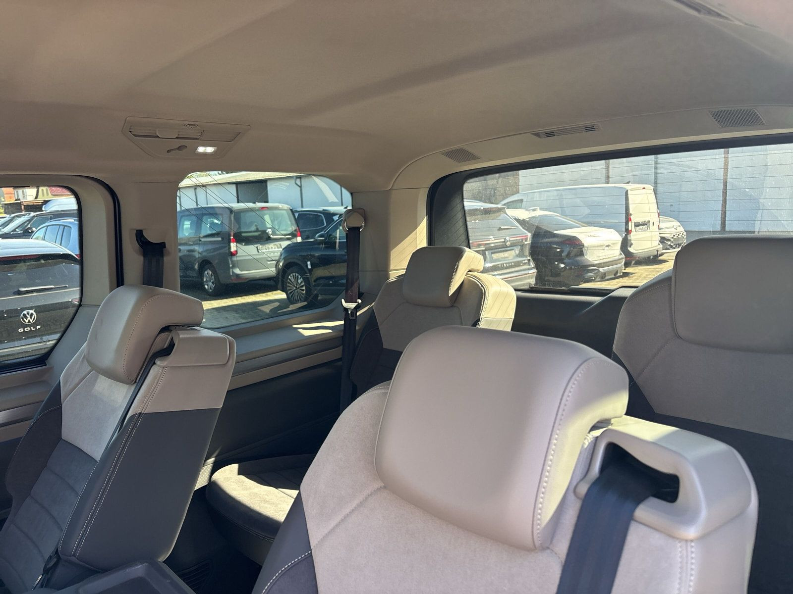 Multivan Life AHK/Adap Fahrw/AssistPaket/Busines