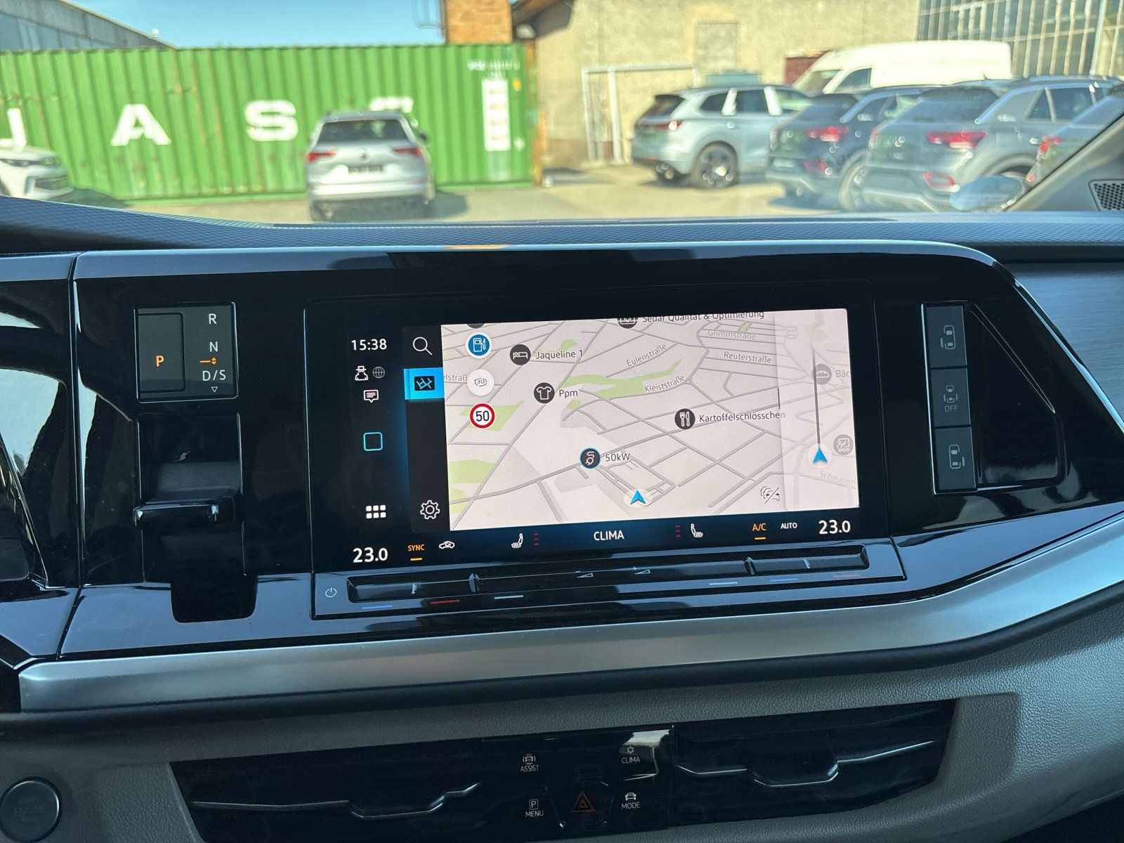 Multivan Life AHK/Adap Fahrw/AssistPaket/Busines