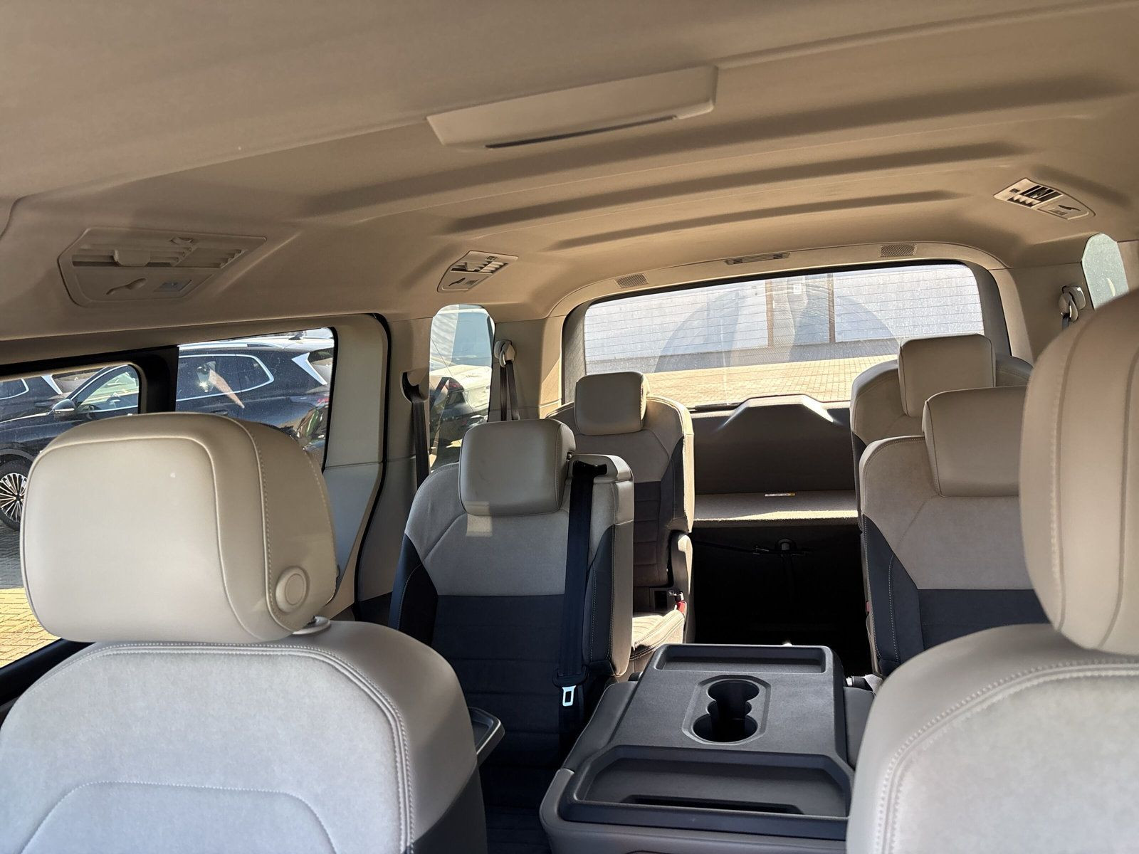 Multivan Life AHK/Adap Fahrw/AssistPaket/Busines