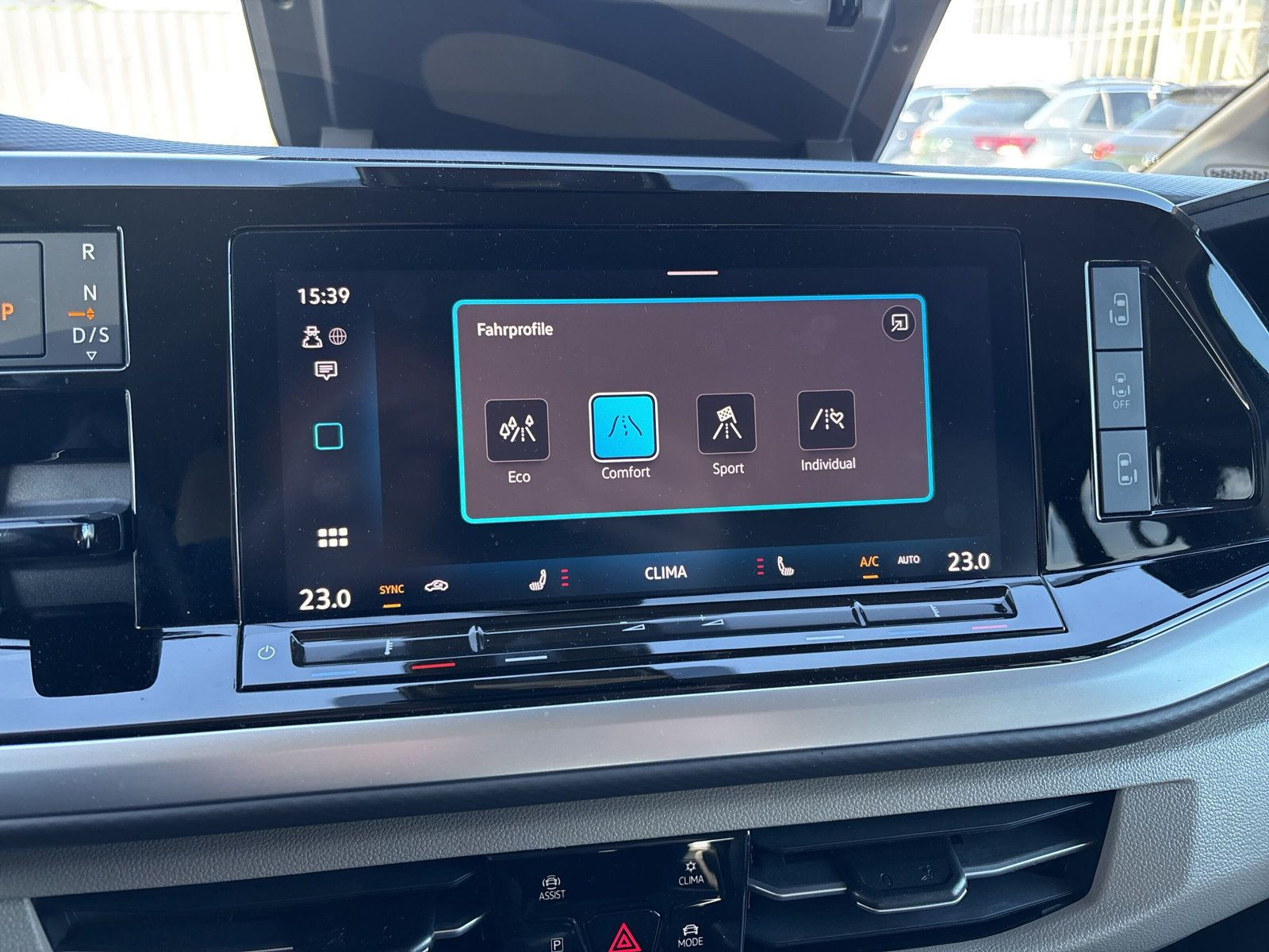 Multivan Life AHK/Adap Fahrw/AssistPaket/Busines