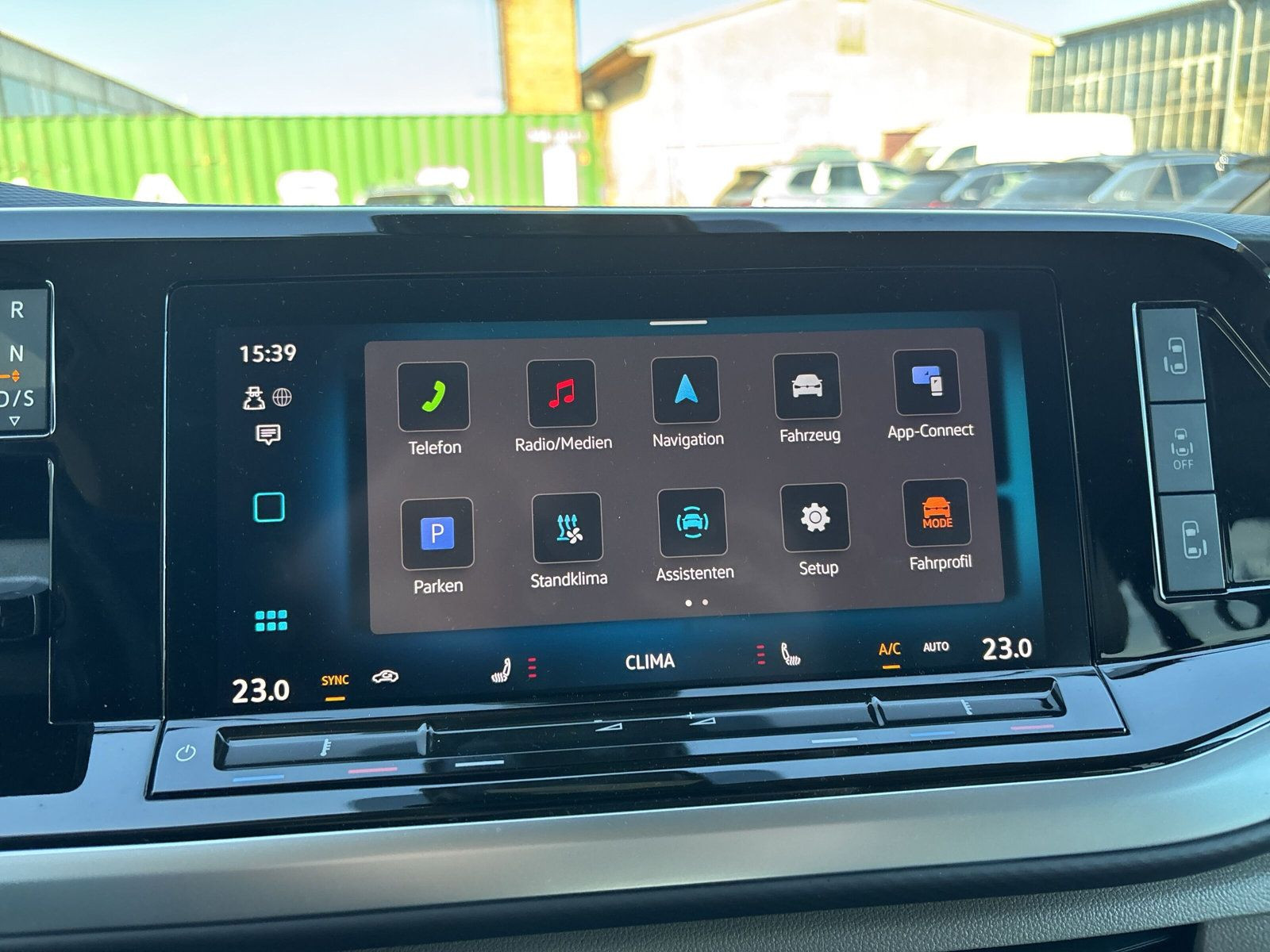 Multivan Life AHK/Adap Fahrw/AssistPaket/Busines