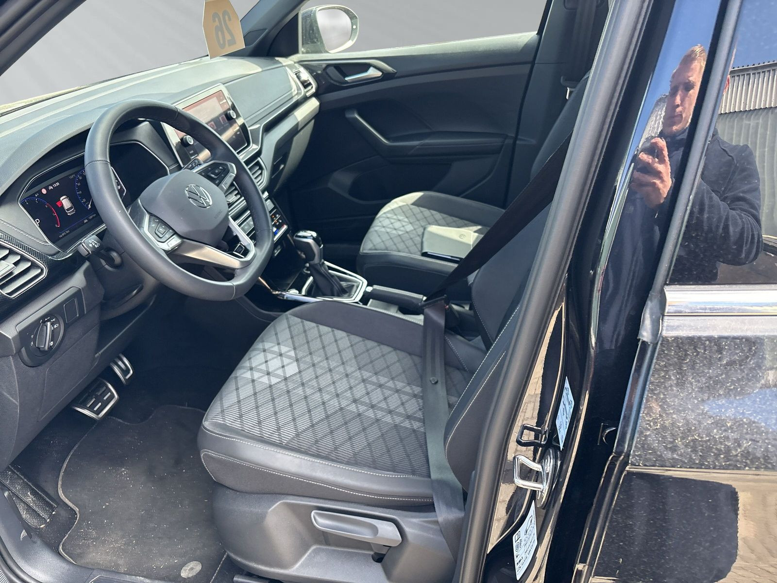 T-Cross R-Line (ehm UPE:43090) AHK IQ Drive RFK