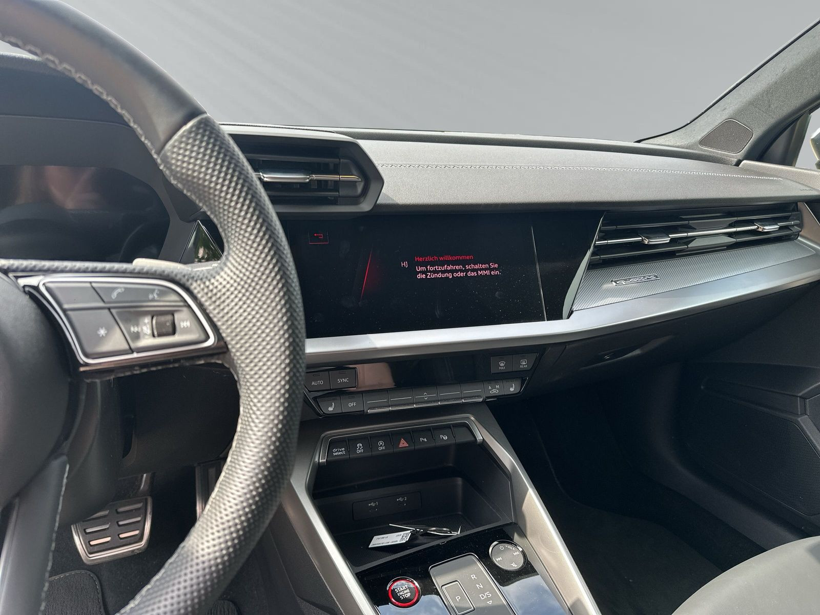 S3 Sportback TFSI 228(310) kW(PS) S tronic